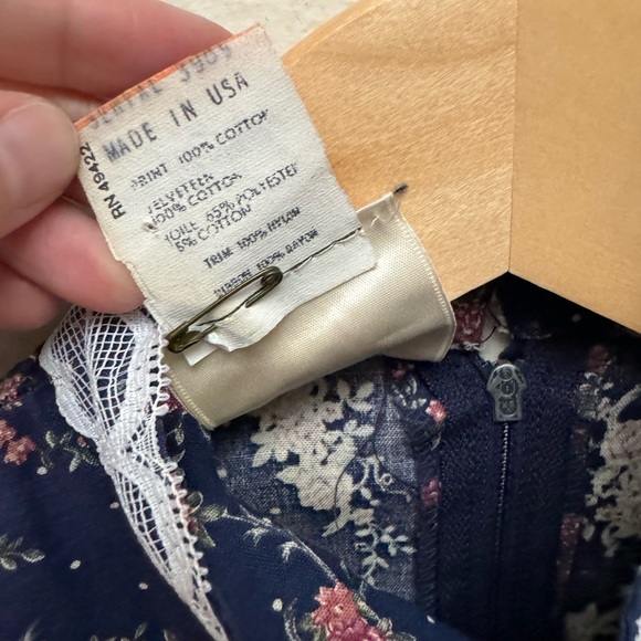 Vintage '70s Jessica McClintock Gunne Sax Navy/Pink Flower Dress - Picture 16 of 16